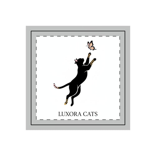 Funda de Cojín Luxora Cats — Gato y Mariposa